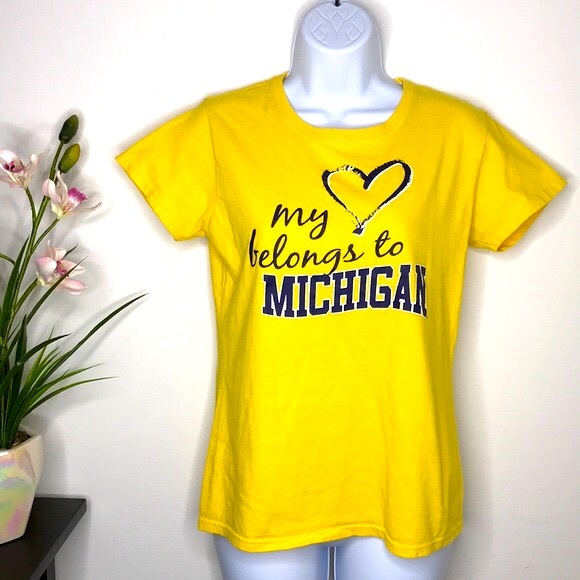 michigan wolverines Tops - ✨3/$20✨ Michigan Wolverines Women’s Tee Size Small
